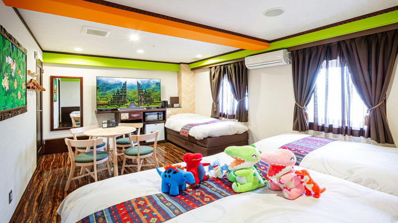 カジュアル4/キング1台+シングル2台/32平米【禁煙】