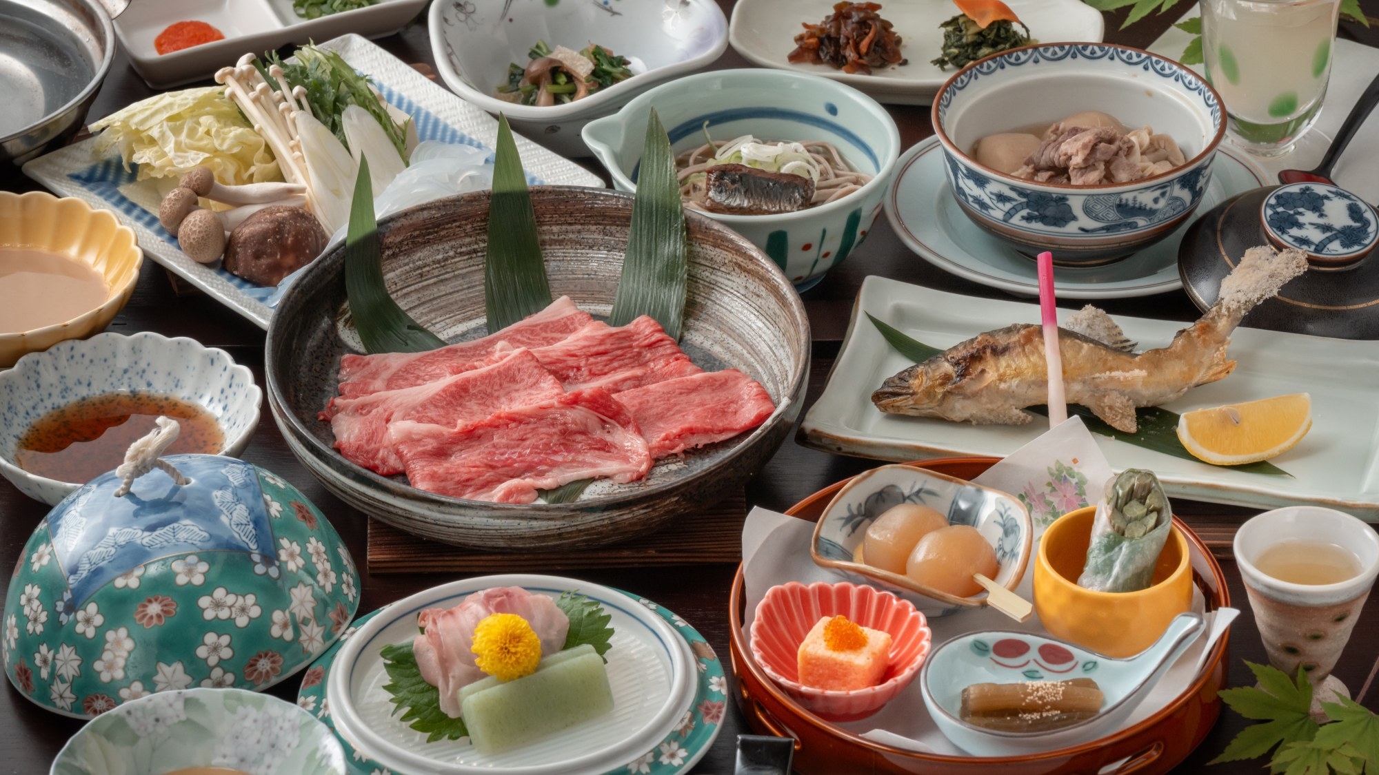 【米沢牛会席】＜すき焼きorしゃぶしゃぶ＞お一人様毎に選べる本場米沢牛の味わいと源泉かけ流しをご堪能