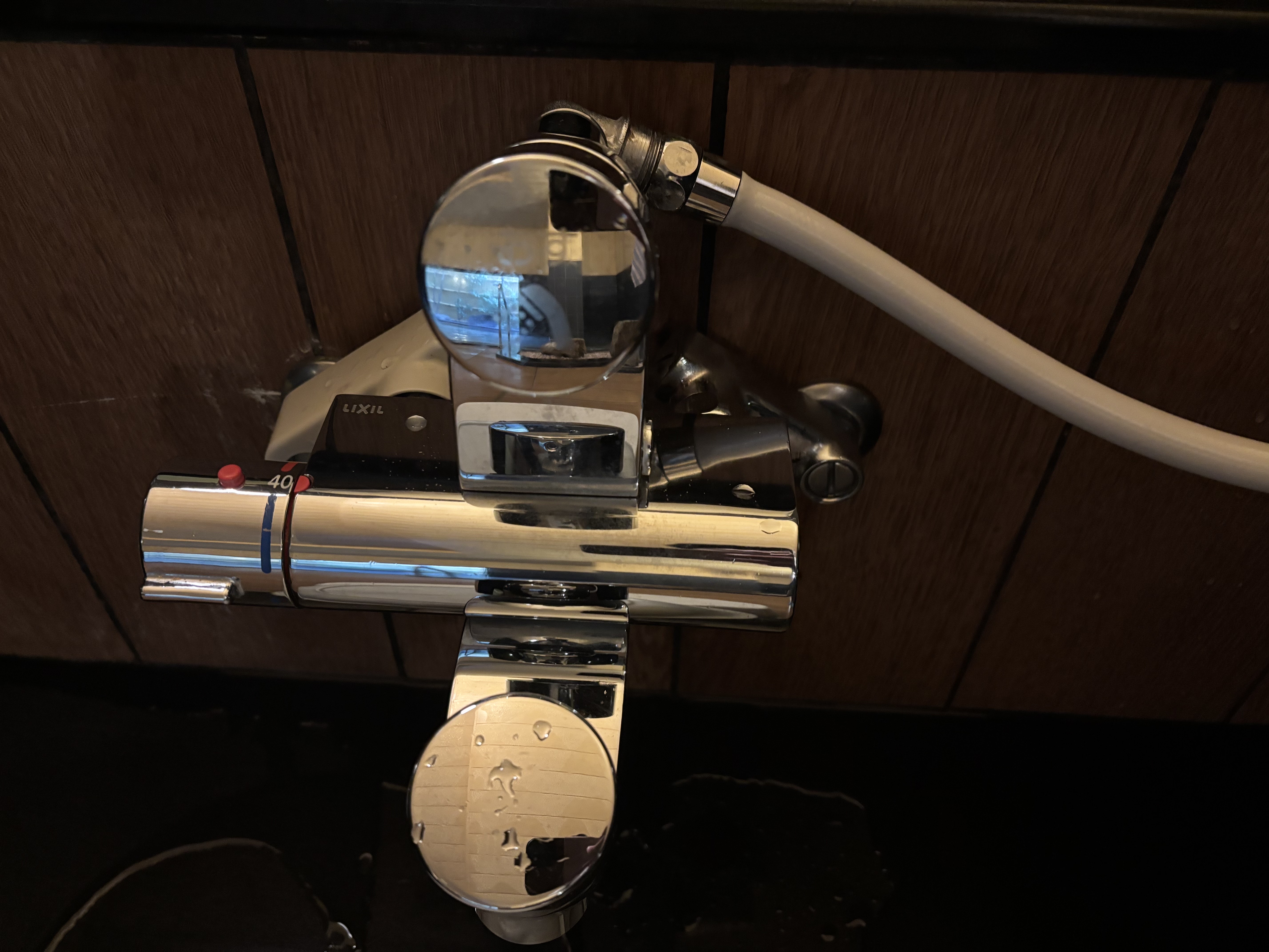 押しボタン式カラン