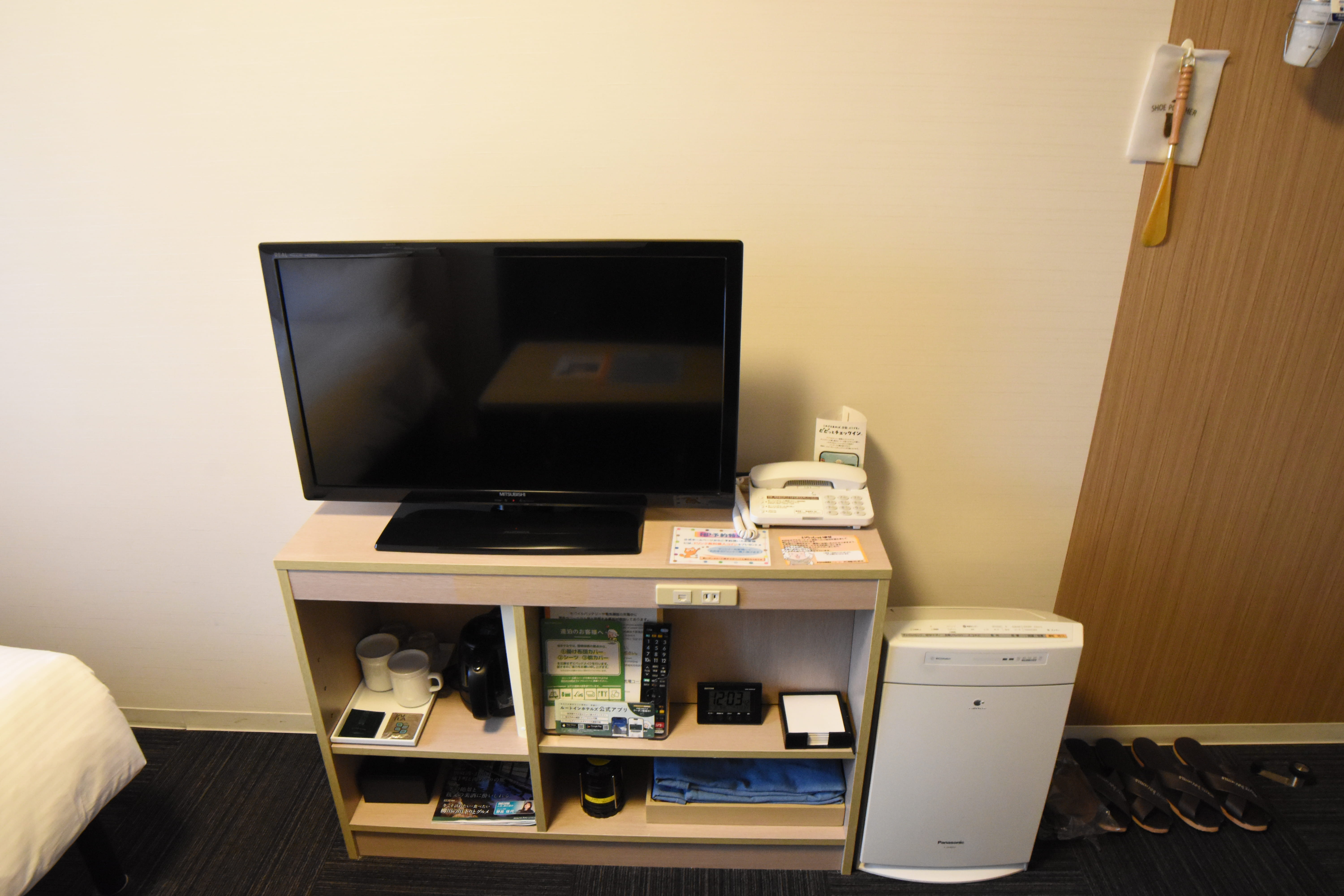 シングルルームテレビ台