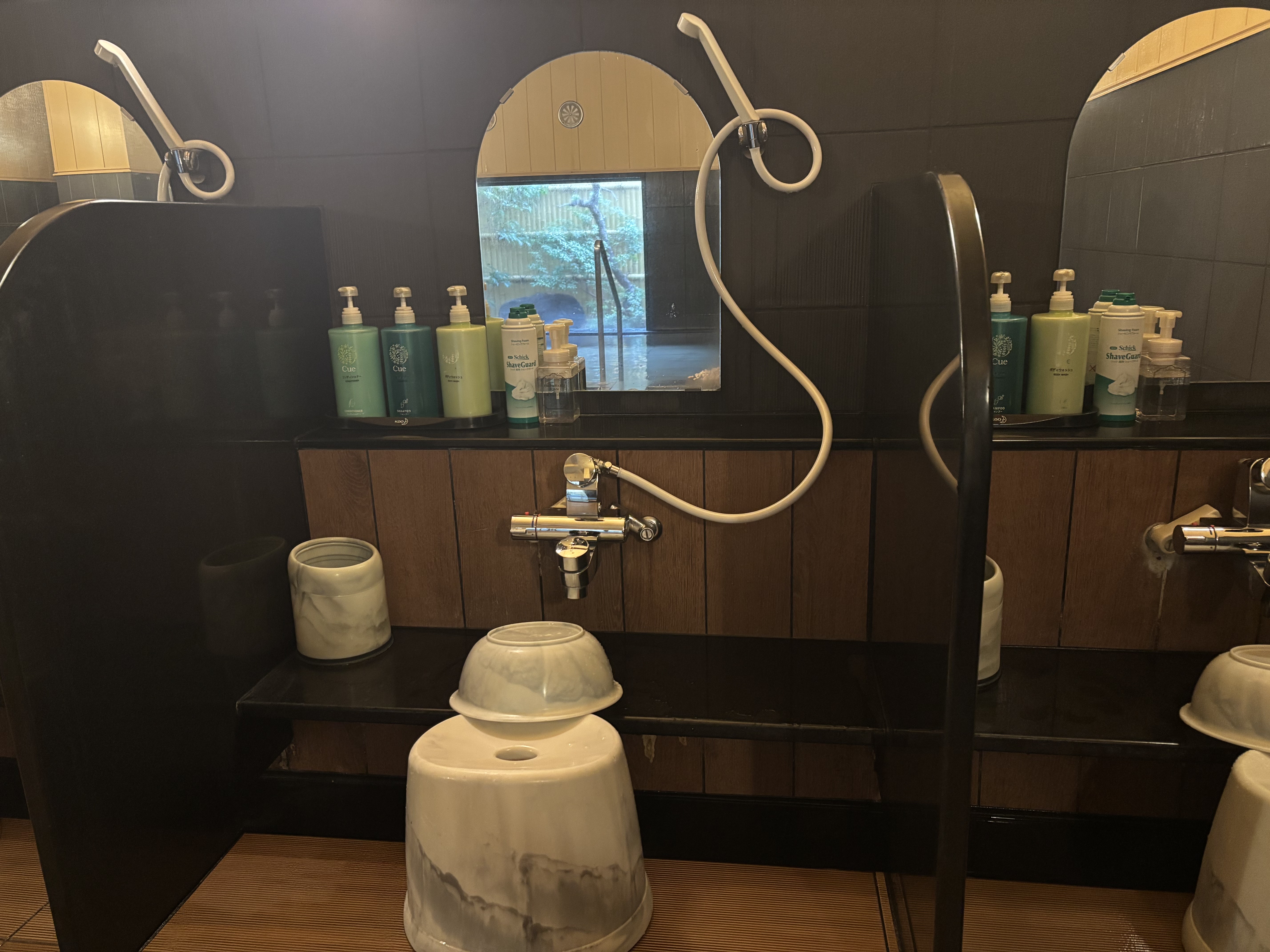 男性浴場カラン全体