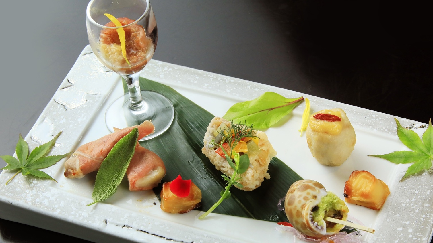 【早期割20】20日前までのご予約がお得｜当館のスタンダードプラン＜基本会席★月の雫＞