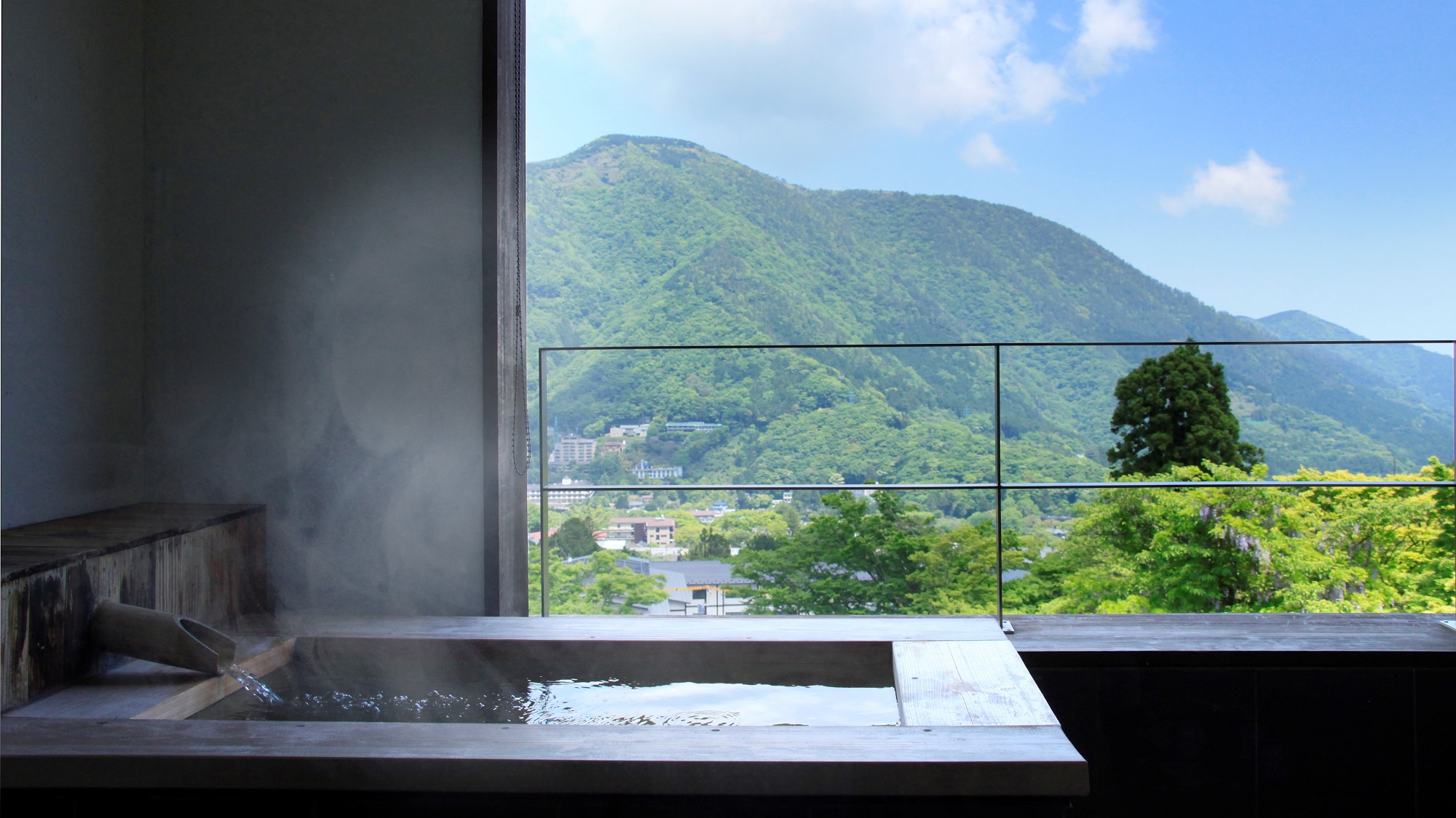 【最上階露天風呂付和洋室 401】箱根の風を感じながら
