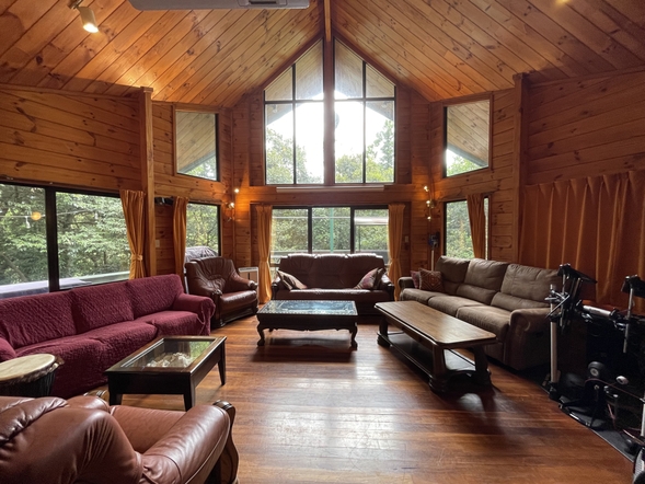 スタジオヒルトップ【10名様から25名様】グループ利用可能な森の中の1棟貸切★新設の専用サウナ付き