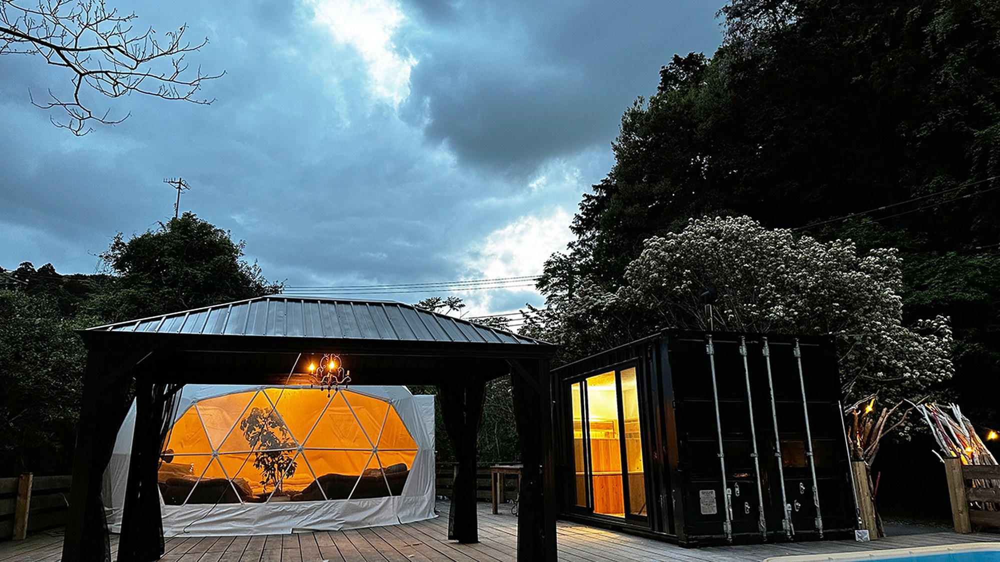 【素泊まり】ログハウスやグランピング、キャンプ場で非日常を楽しむアウトドアステイ