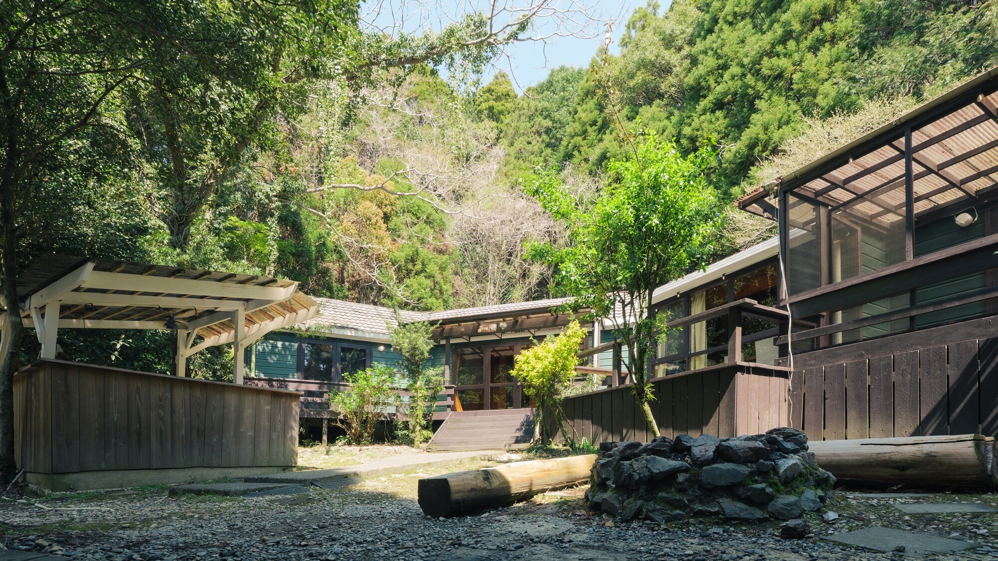 森のテラスハウス　外観