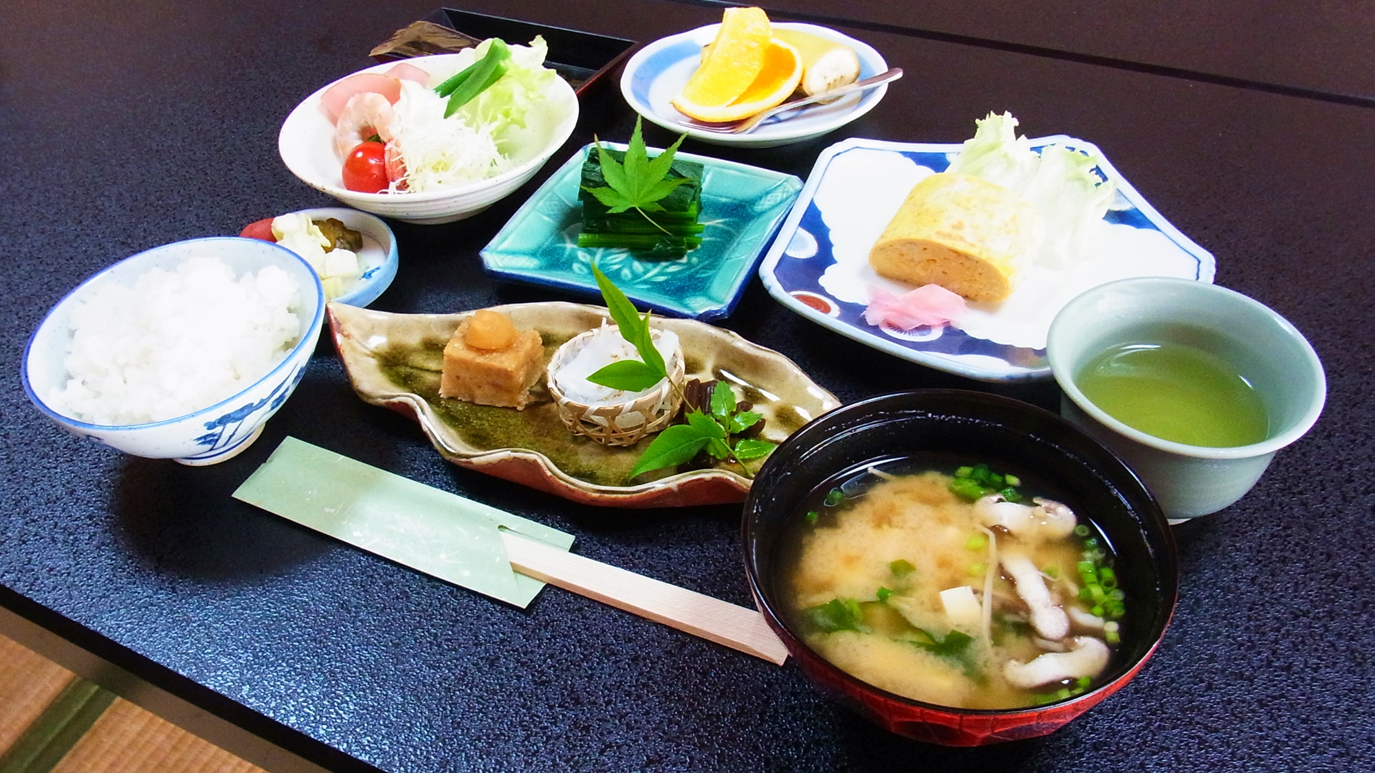 *【料理】朝食一例でございます。徳島の食材にこだわり、吉野川の鮎など季節の徳島をお楽しみください。