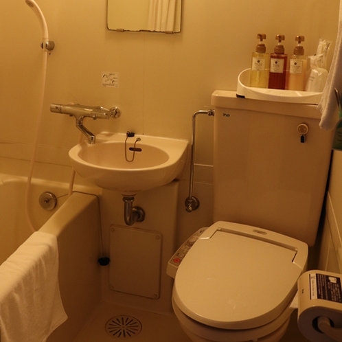 【牛久シティホテル本館】全室共通　バスルーム。シャンプーＰＯＬＡの『シャワーブレイク』を採用。