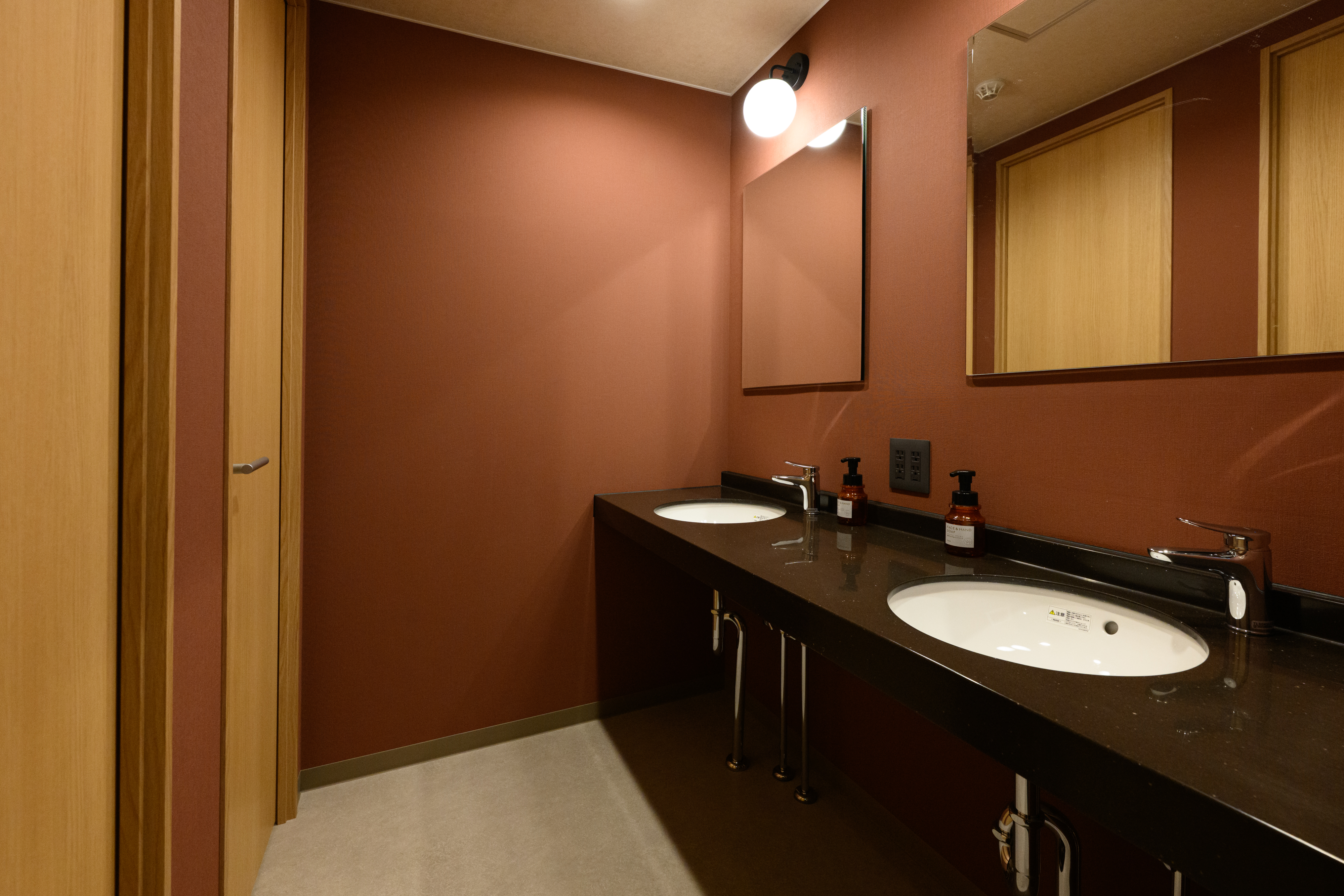 フロア共用トイレ・洗面（コンパクトプラスフロア）