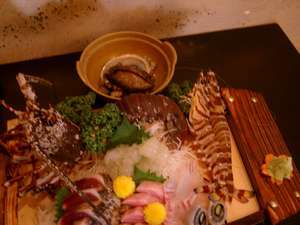 Spiny lobster and prawn sashimi for 2 people ★ Sake steamed abalone and clams with butter flavor for 1 person