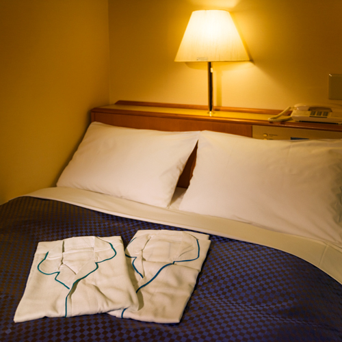 Single room. Semi-double beds are available in all rooms. It can be used by two people!
