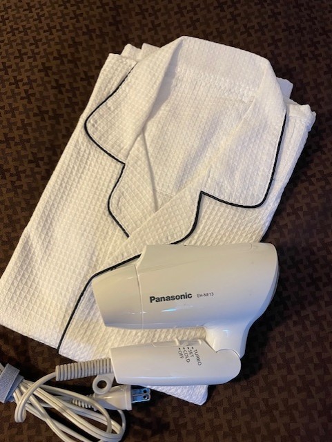 ドライヤーは、【Panasonic】ナイトウエアは、シンプルな上下なし仕様