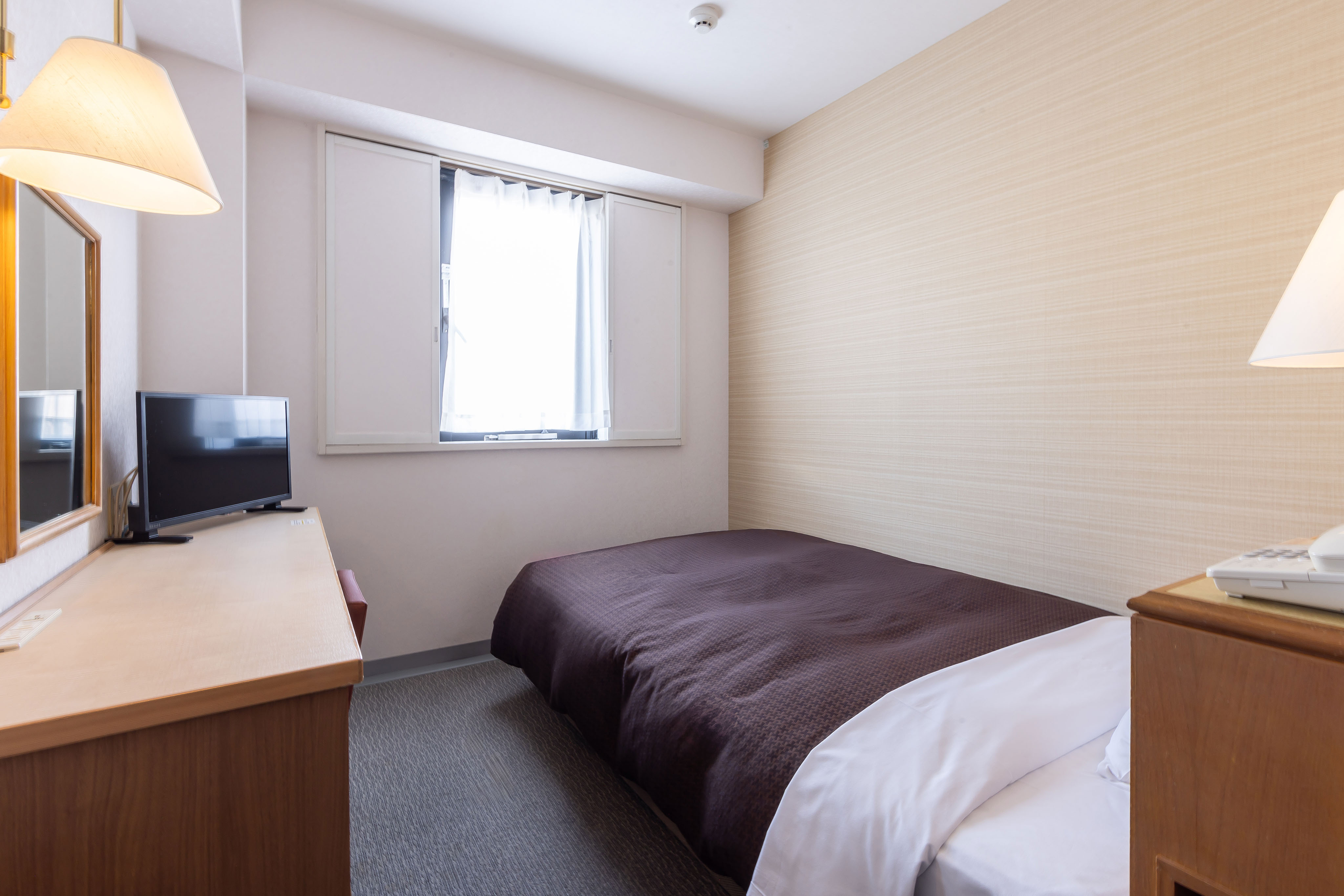 シングル12平米（セミダブルベッド120&times;200センチ）