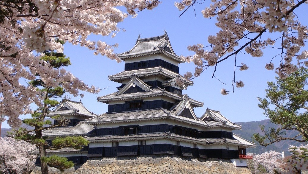 春【国宝松本城