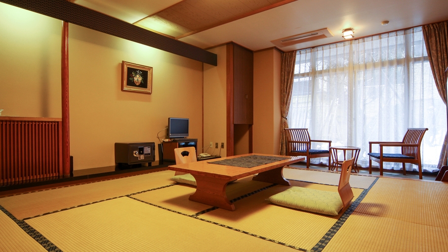 #客室一例_和モダン10畳_味わい深さとモダンさが調和した、ムード満点の和室です★