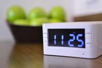 部屋内設備 In-room facilities(Alarm clock radio)