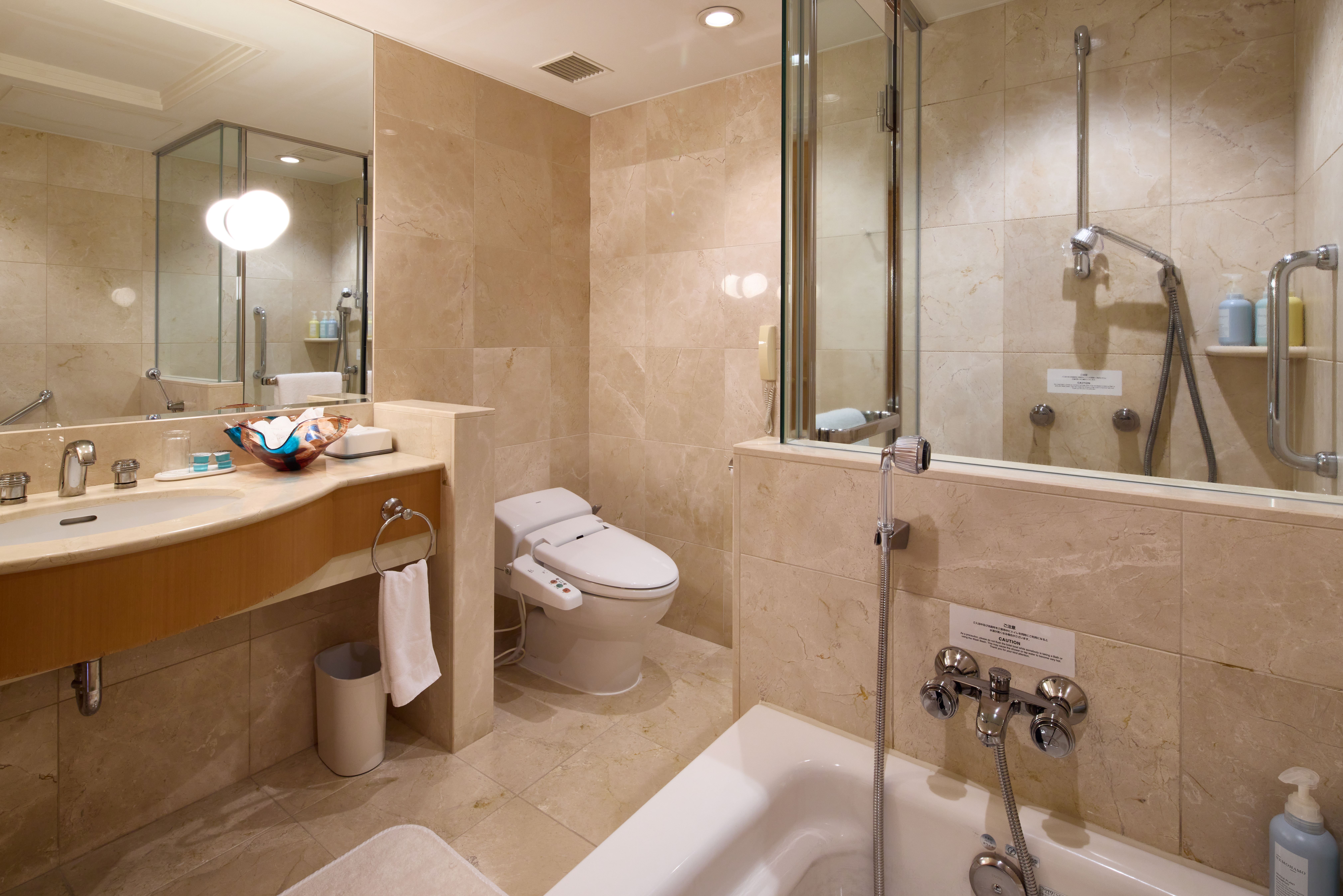 ベイスイート　バスルーム