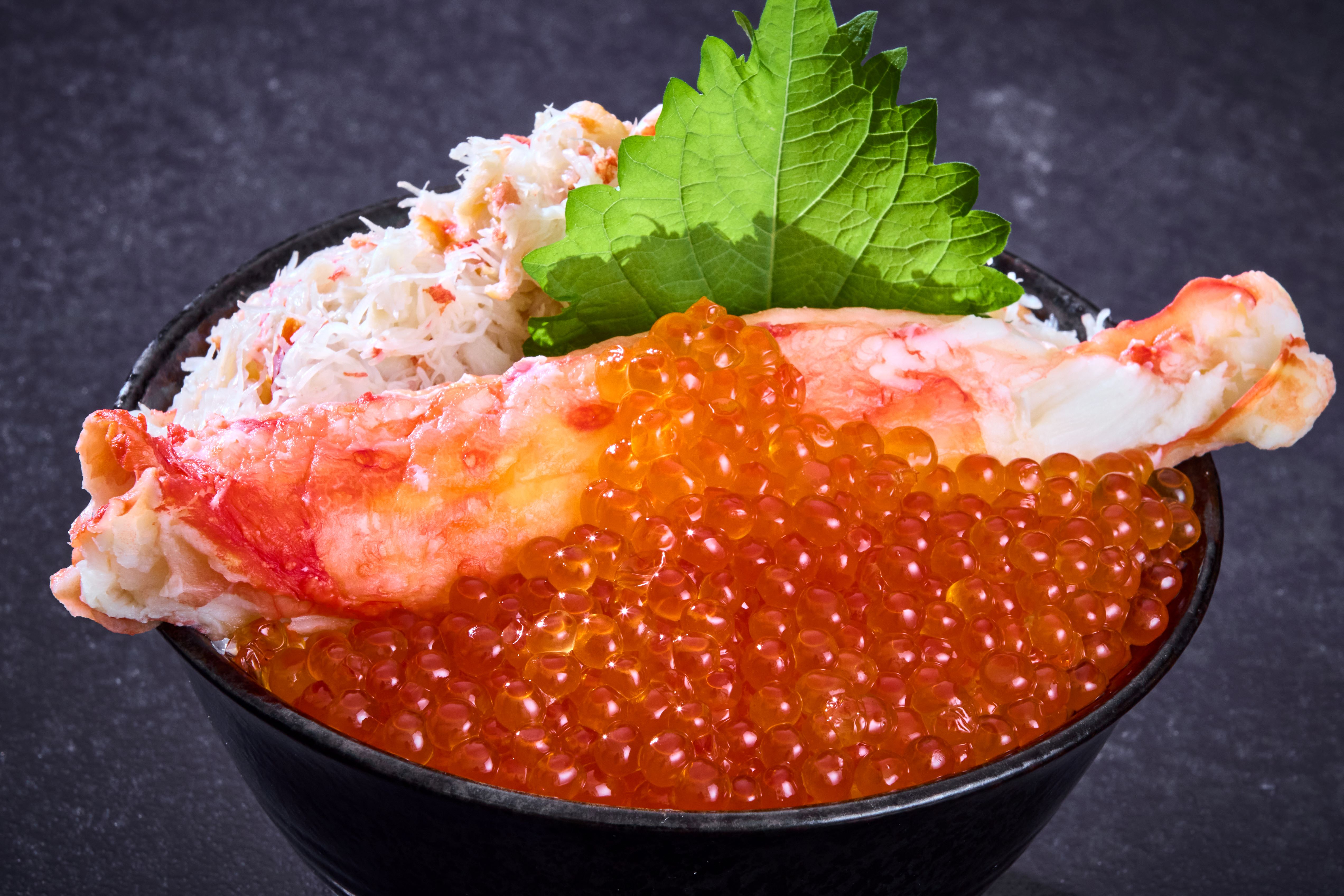 12-2月限定　カニイクラ丼