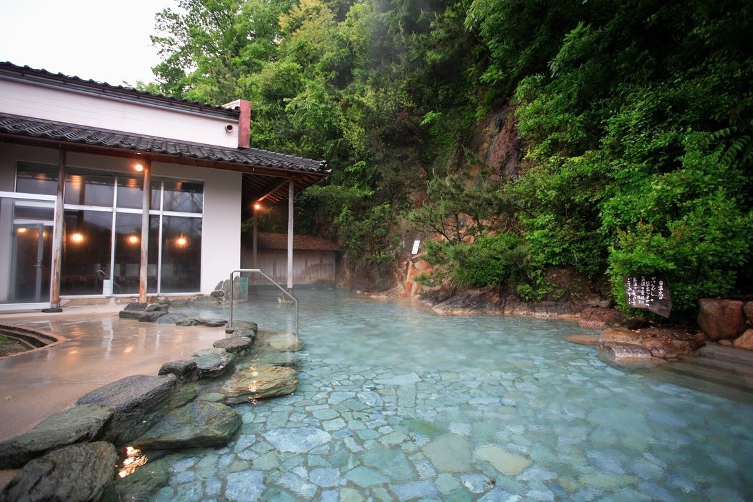 【一泊二食】京丹後・久美浜温泉　季節のVIP会席と天然温泉掛け流し湯