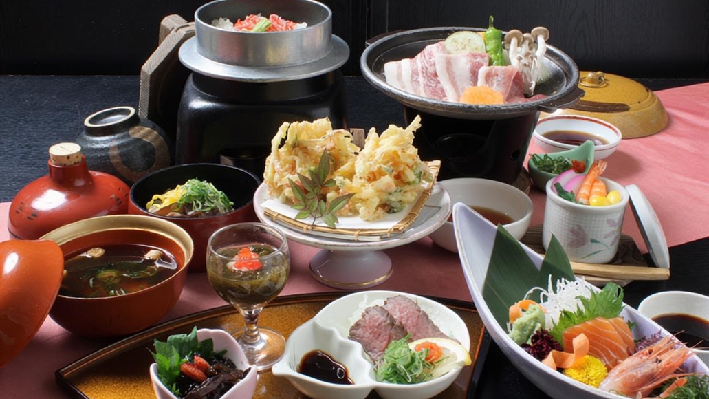 R【日帰り昼食】メロン食べ放題♪久美浜砂丘メロン狩り体験と【丹後創作御膳】源泉100％天然温泉入浴付