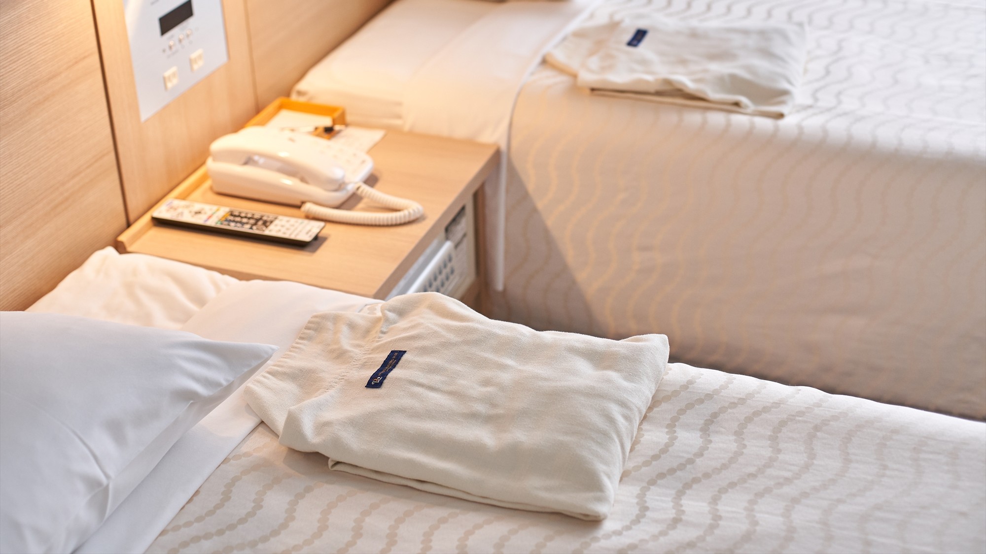 【スタンダードツイン】◆120cm幅のベッド2台で、快適な滞在をサポートするアメニティも。