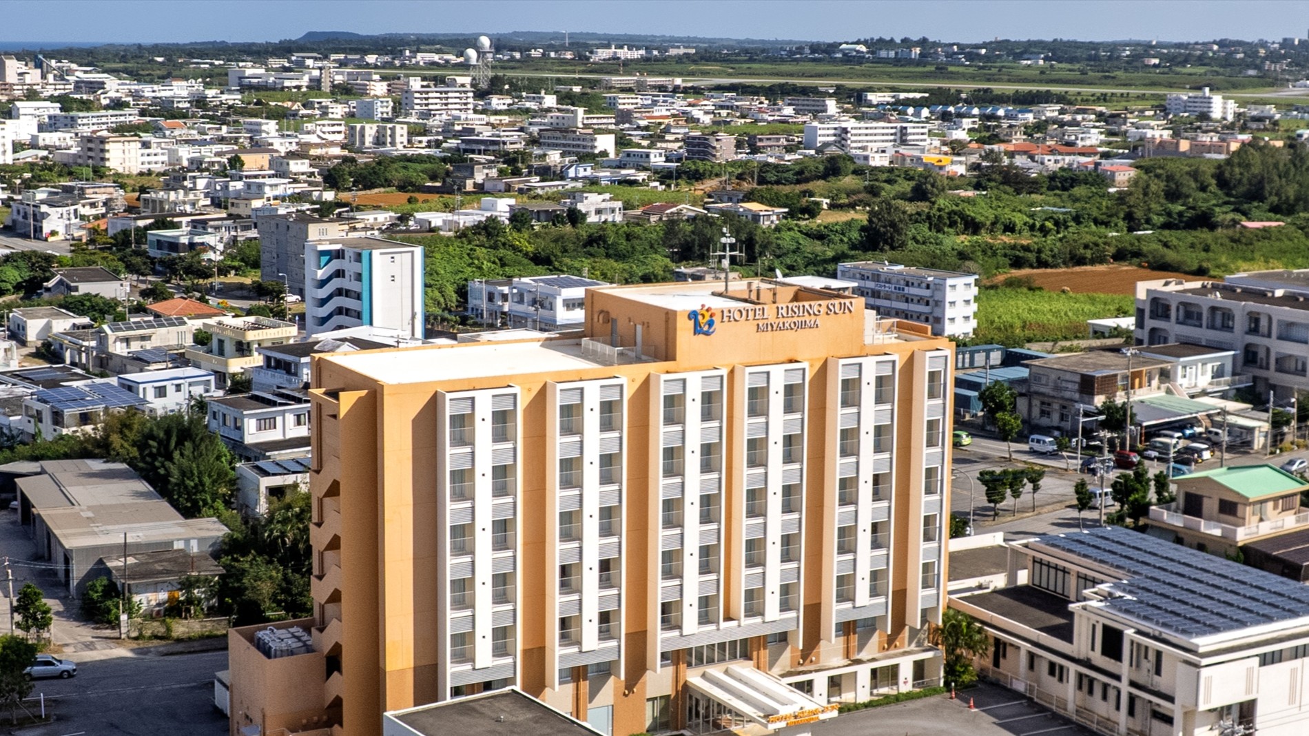 【外観】◆宮古島空港からお車で約10分、徒歩圏内にスーパーなど便利な施設が充実。