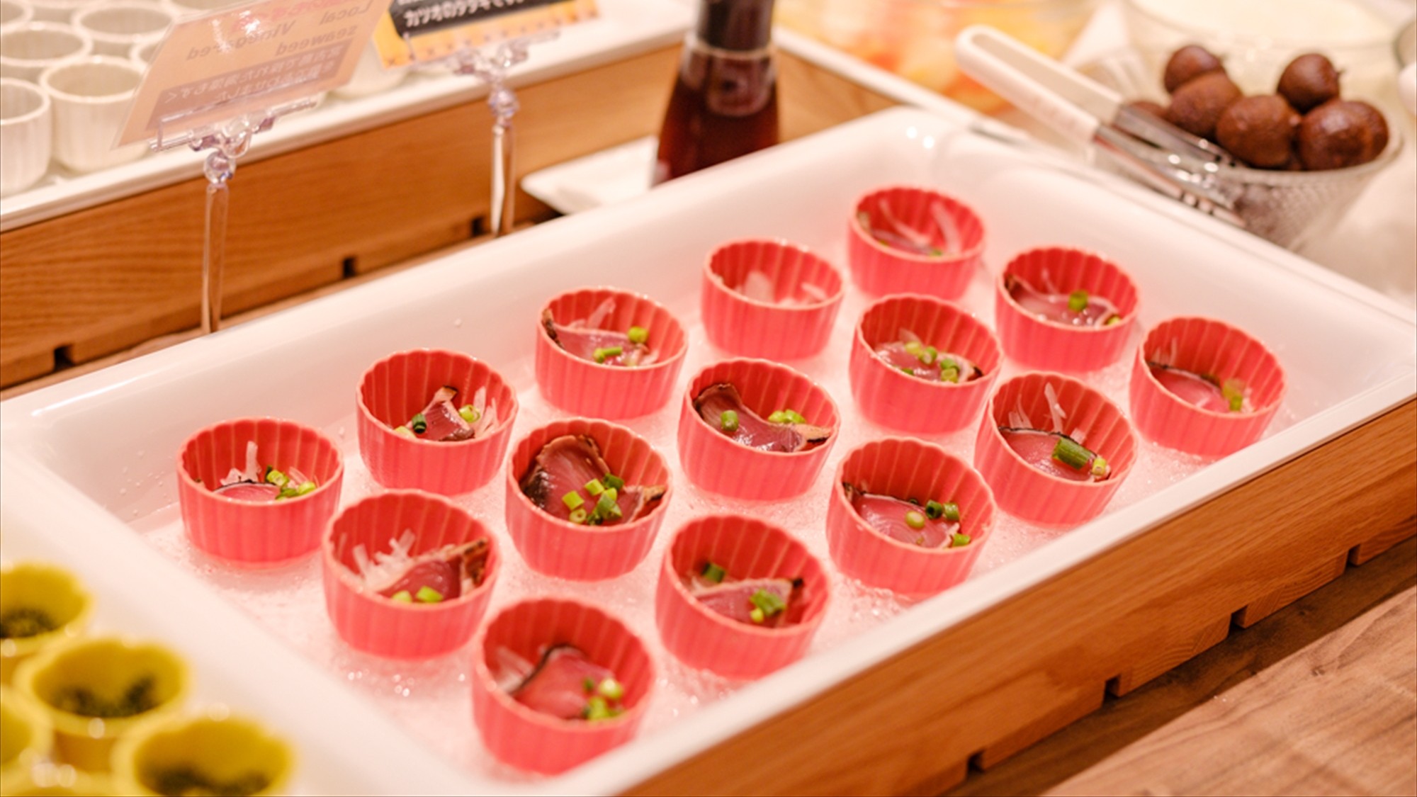 【朝食ブッフェメニュー一例】◆沖縄ならではの新鮮な魚介もご用意。