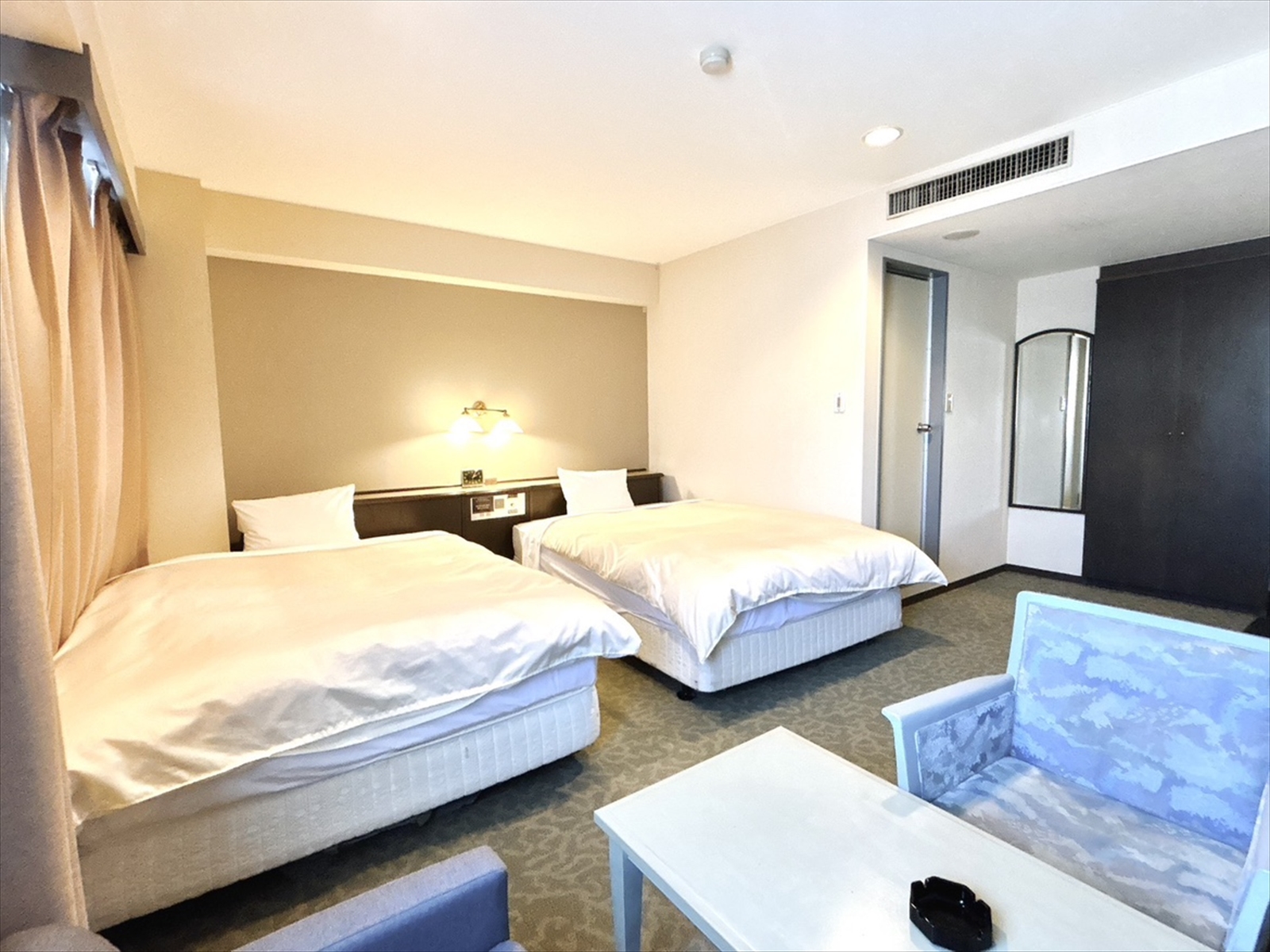 ファミリーツイン