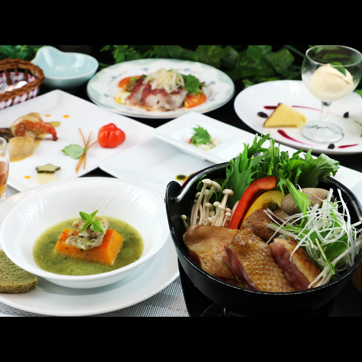 ◆【ご夕食一例・冬季】会津地鶏鍋と会津地鶏の卵たっぷりデザート２