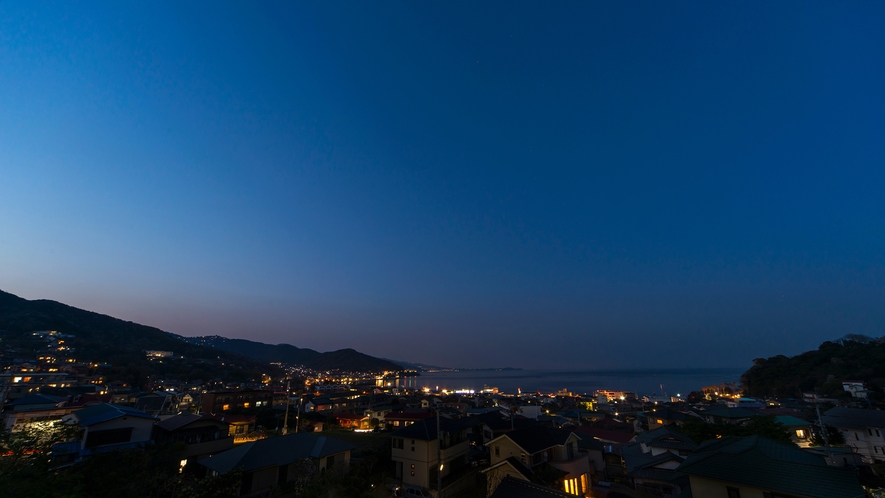 ・屋上テラスからの夜の風景