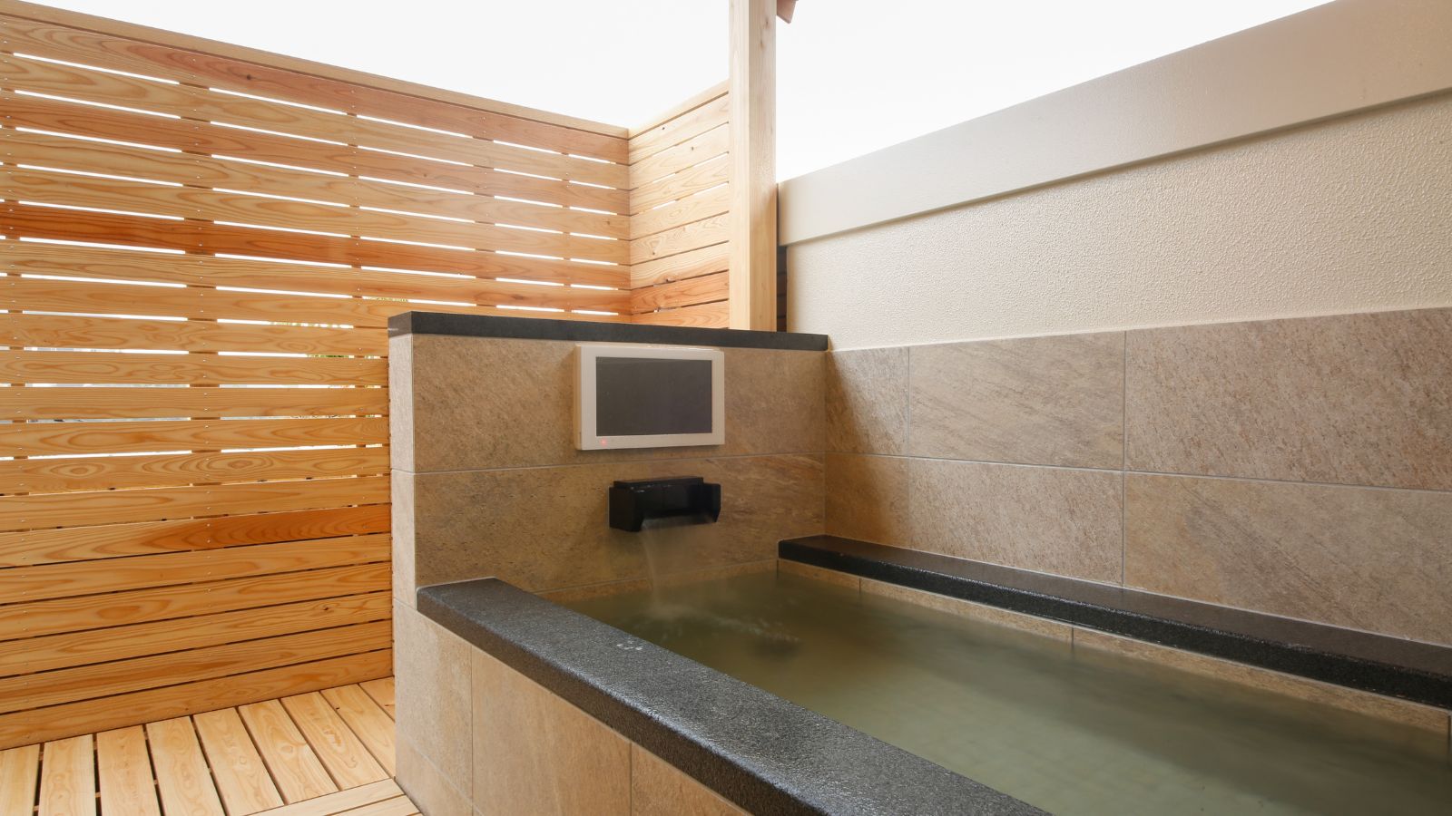 【露天風呂付客室｜むくどりの間】