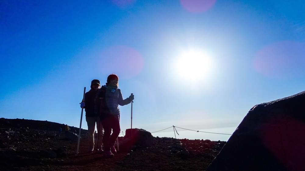 【夏登山シーズン限定・早朝絶景ドライブ】宿のおじさんとドライブ！富士山登山（富士宮口からの方）プラン