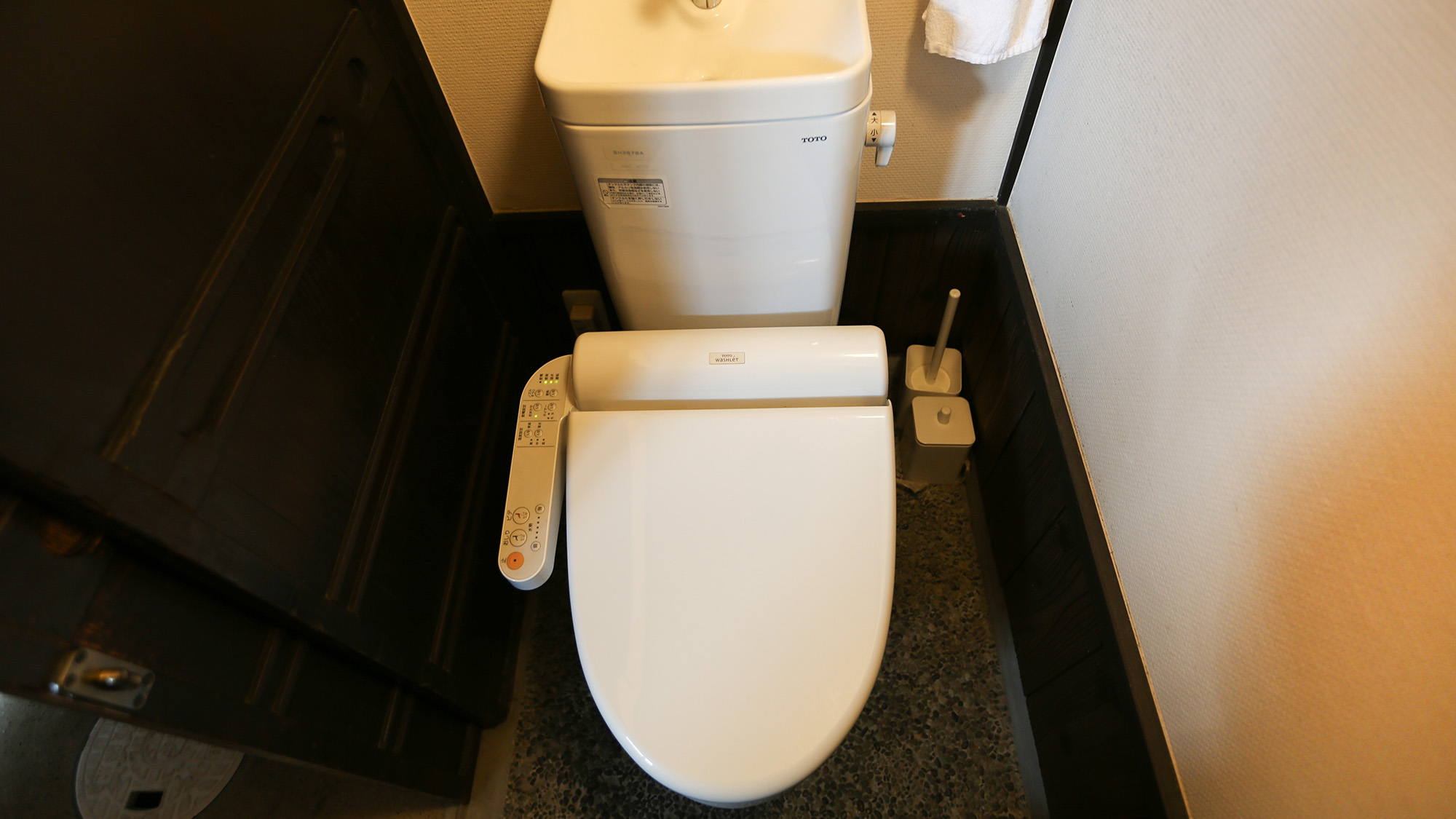・【トイレ】全てのトイレに温水洗浄便座完備。清潔にご利用いただけます