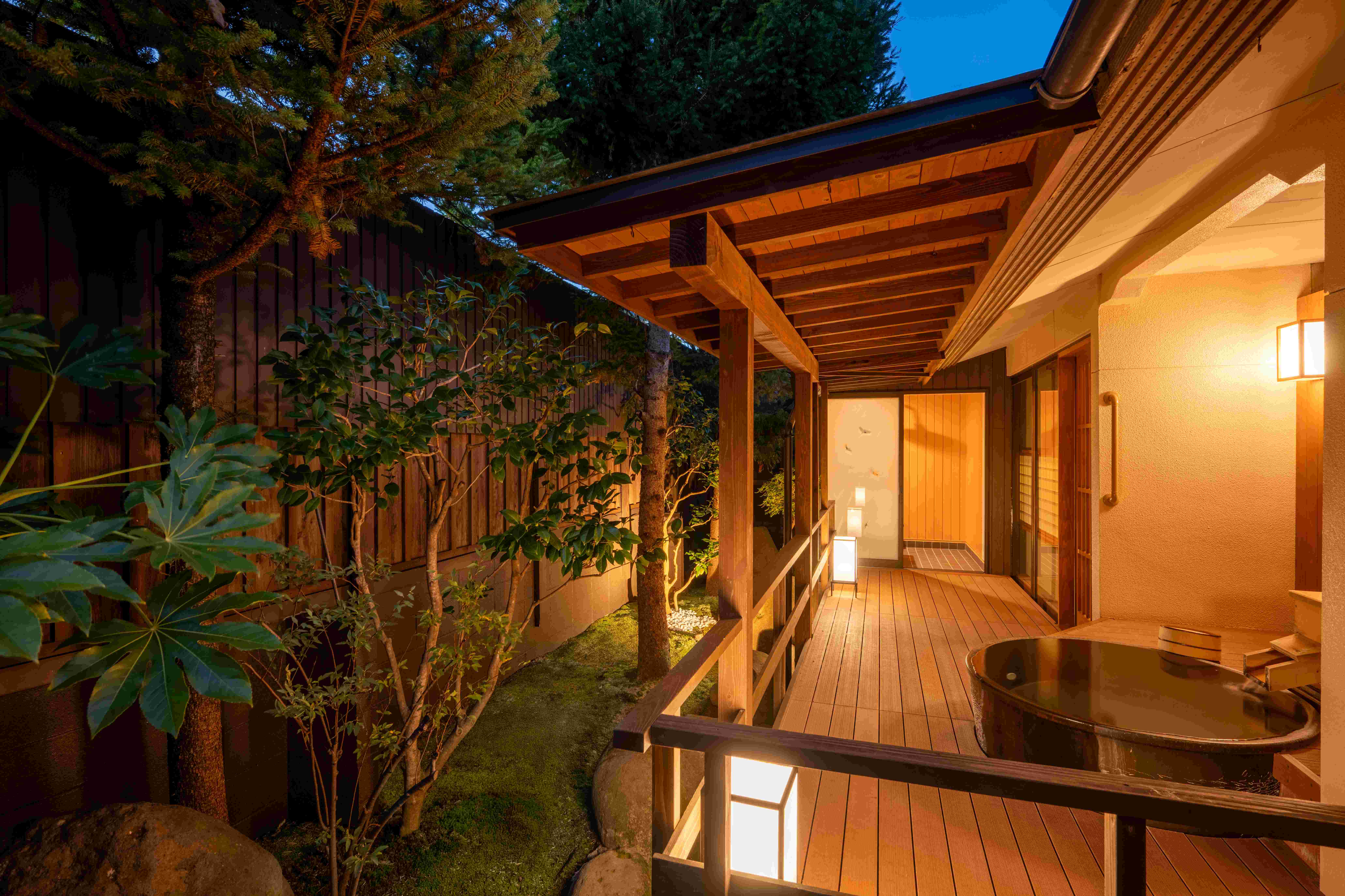 紺青　露天風呂