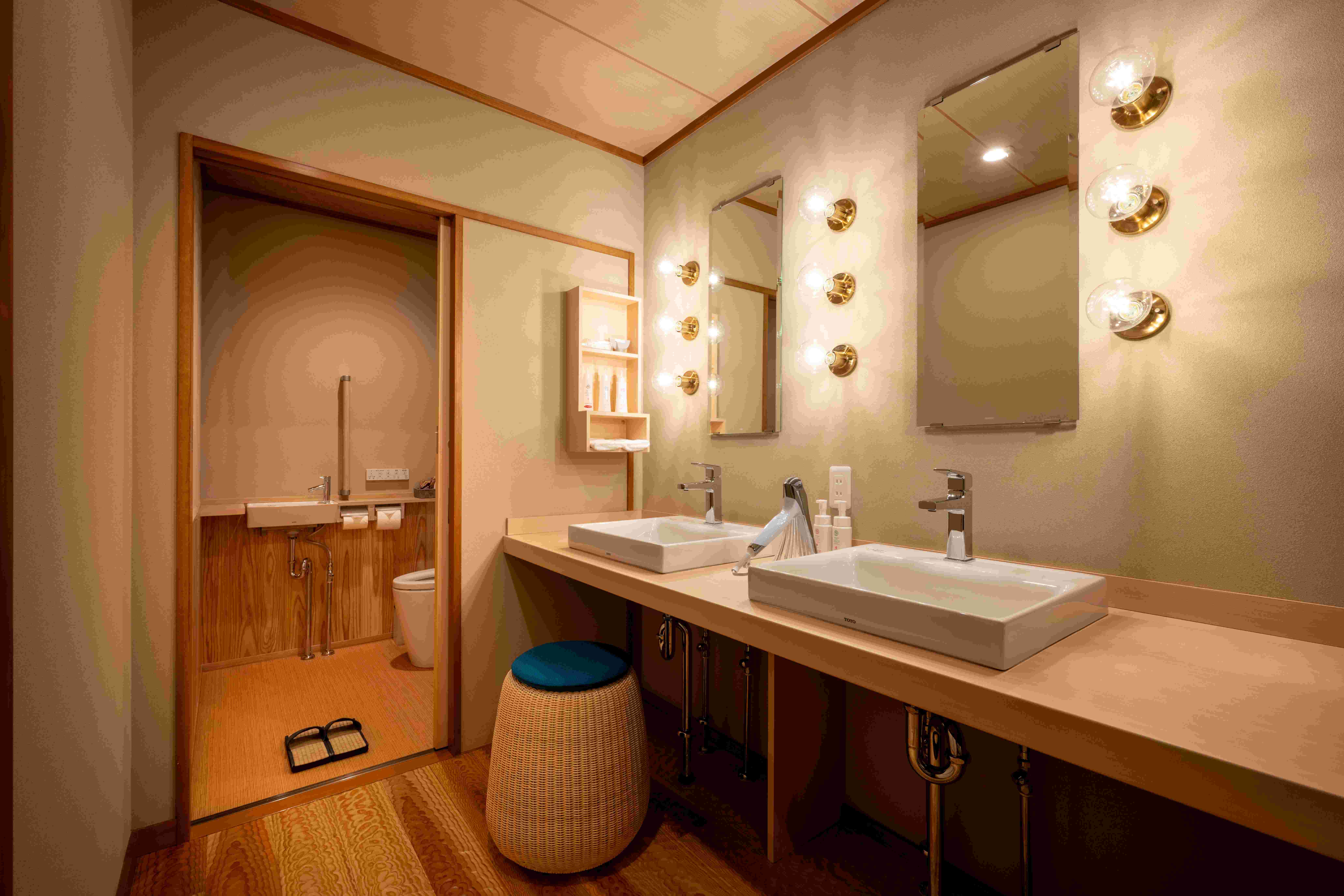 桃　洗面トイレ