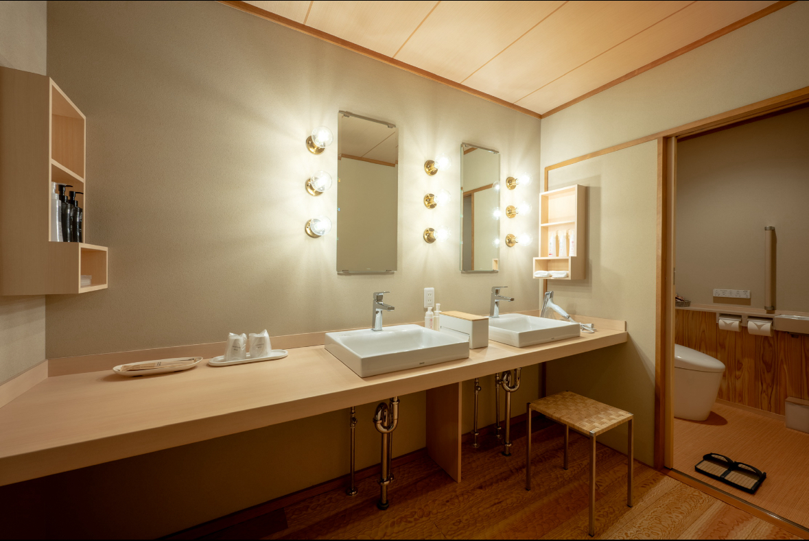 紺青・杜若　洗面トイレ