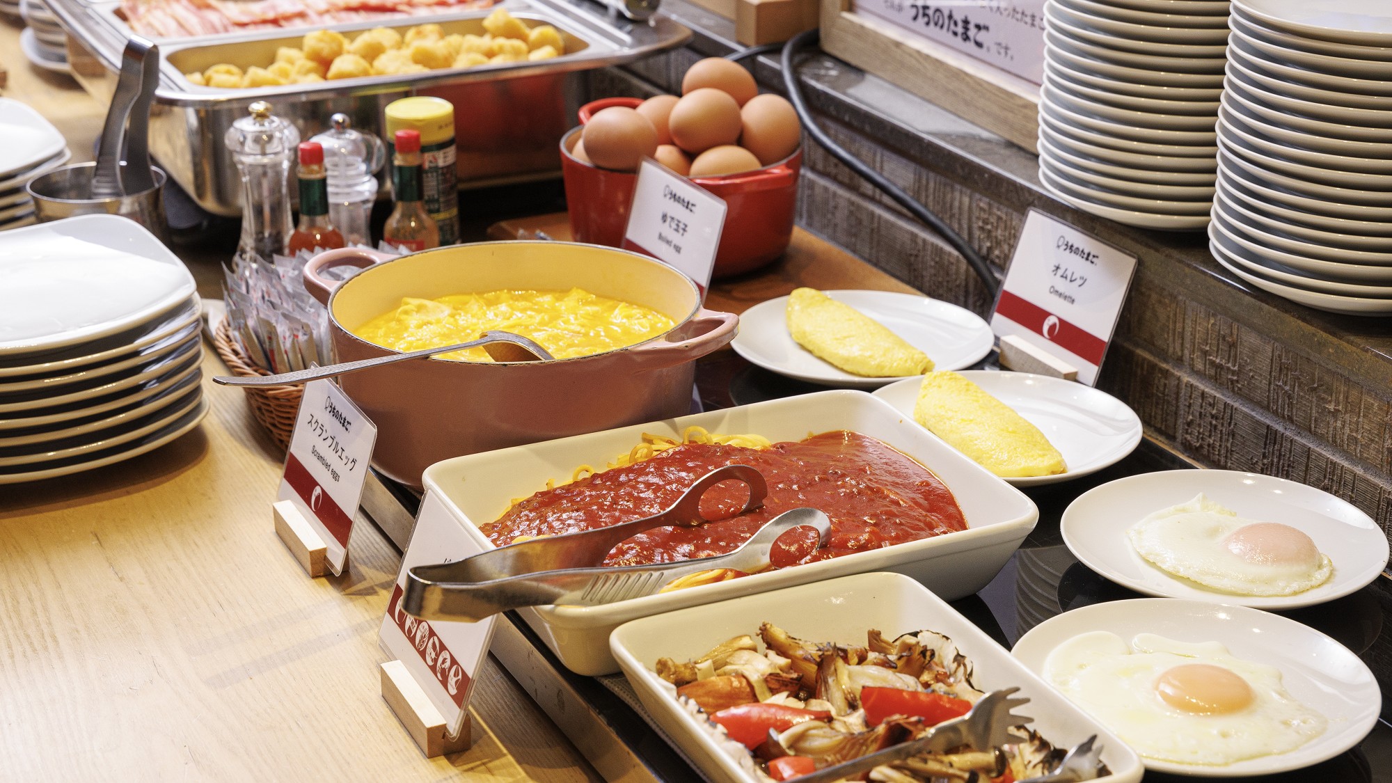「赤坂うまや新宿」は、和食だけでなく、国際色豊かな料理がお楽しみいただける朝食ブッフェ