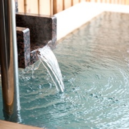天然温泉は神経痛や保湿・保温効果もございます。