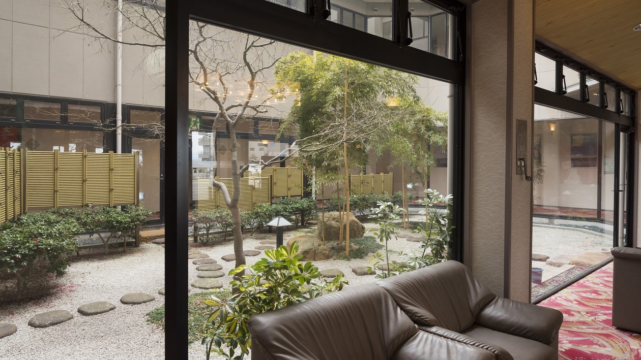 【朝食付き】温泉を満喫して朝は和定食で♪＜22時までロビーでビール飲み放題＆駄菓子食べ放題付き＞