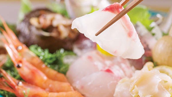 【舟盛りグレードUP】贅沢食材の伊勢海老・鮑等々！！＜22時まで館内飲み放題サービス付き＞