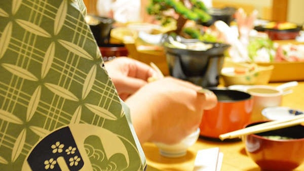 【はまづる特選舟盛り】贅沢食材の伊勢海老・さざえ・鮑等々！！館主魚おじさん本気の”金の舟盛り”！！
