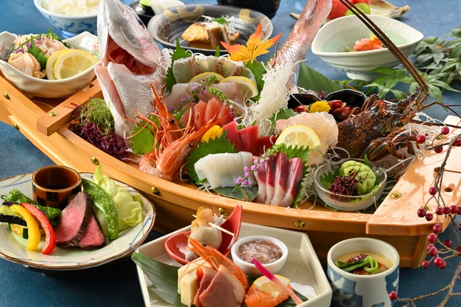 【舟盛りグレードUP】贅沢食材の伊勢海老・さざえ・鮑等々！！＜22時まで館内飲み放題サービス付き＞