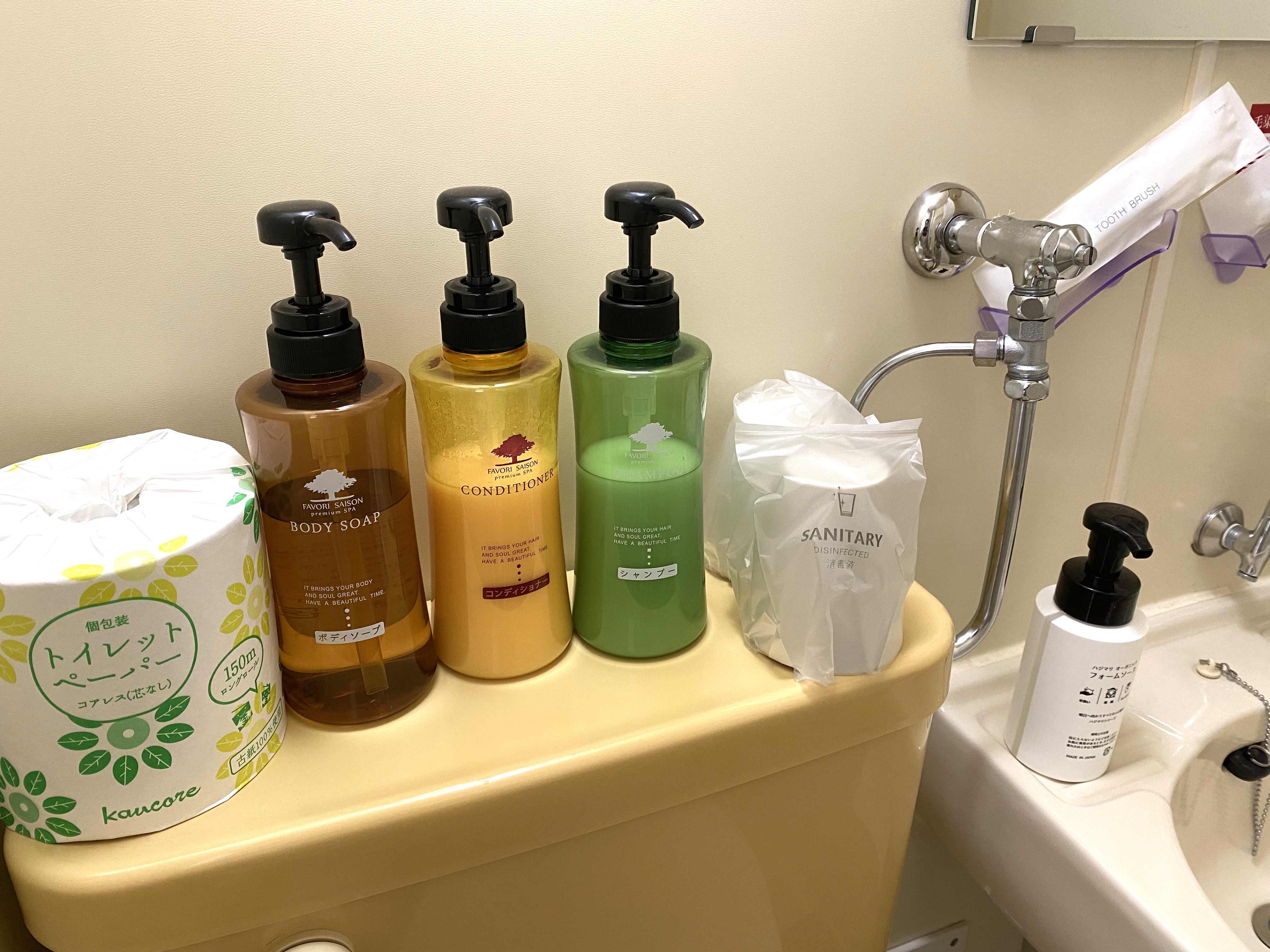 バスルーム　シャンプー類