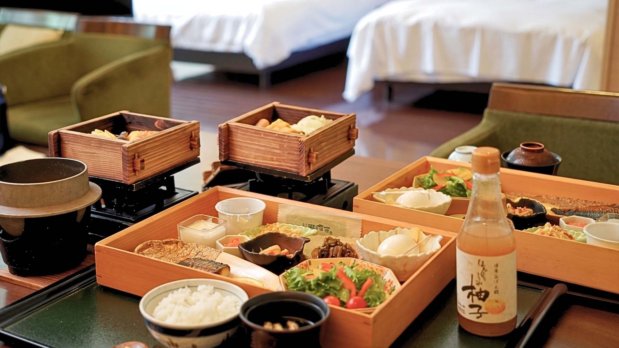 おいしい旅【お部屋食】季節のお重にスイーツを味わう森の離れおこもりステイ／カップル＆ファミリー