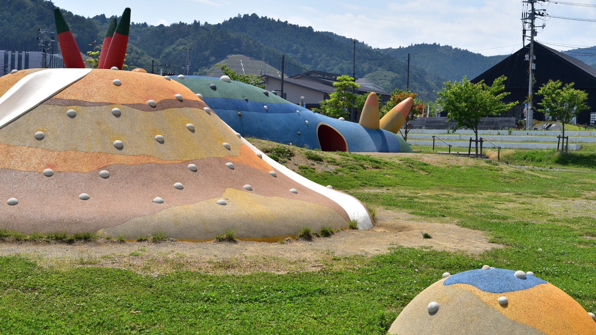 「さんごちゃん」「うみうしくん」など可愛い遊具でたっぷり遊ぼう♪マッシュパーク女川はお車5分。