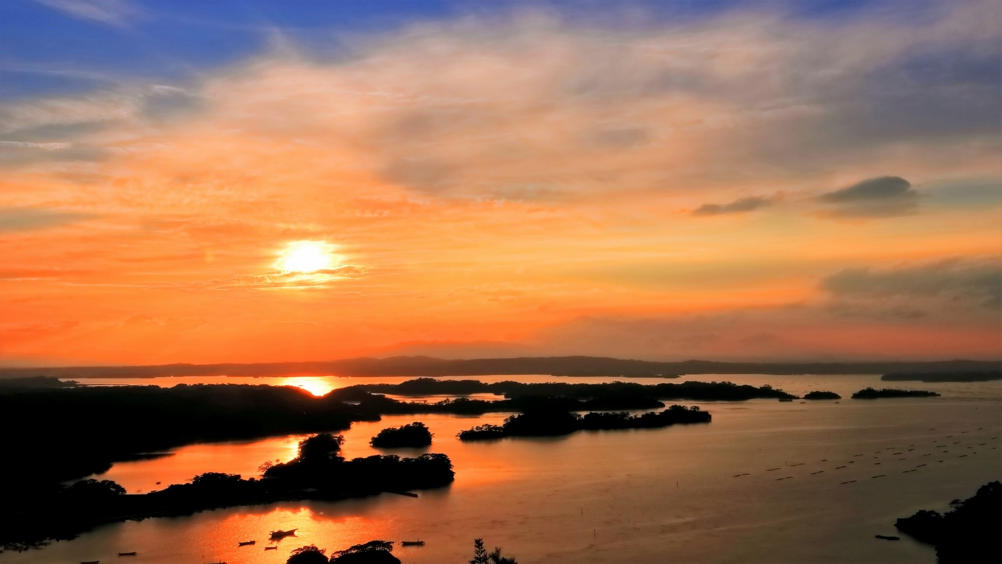 ☆【大高森から観る夕陽】松島四大観の中で最も見晴らしが良い。日没に黄金色に輝く松島湾が圧巻