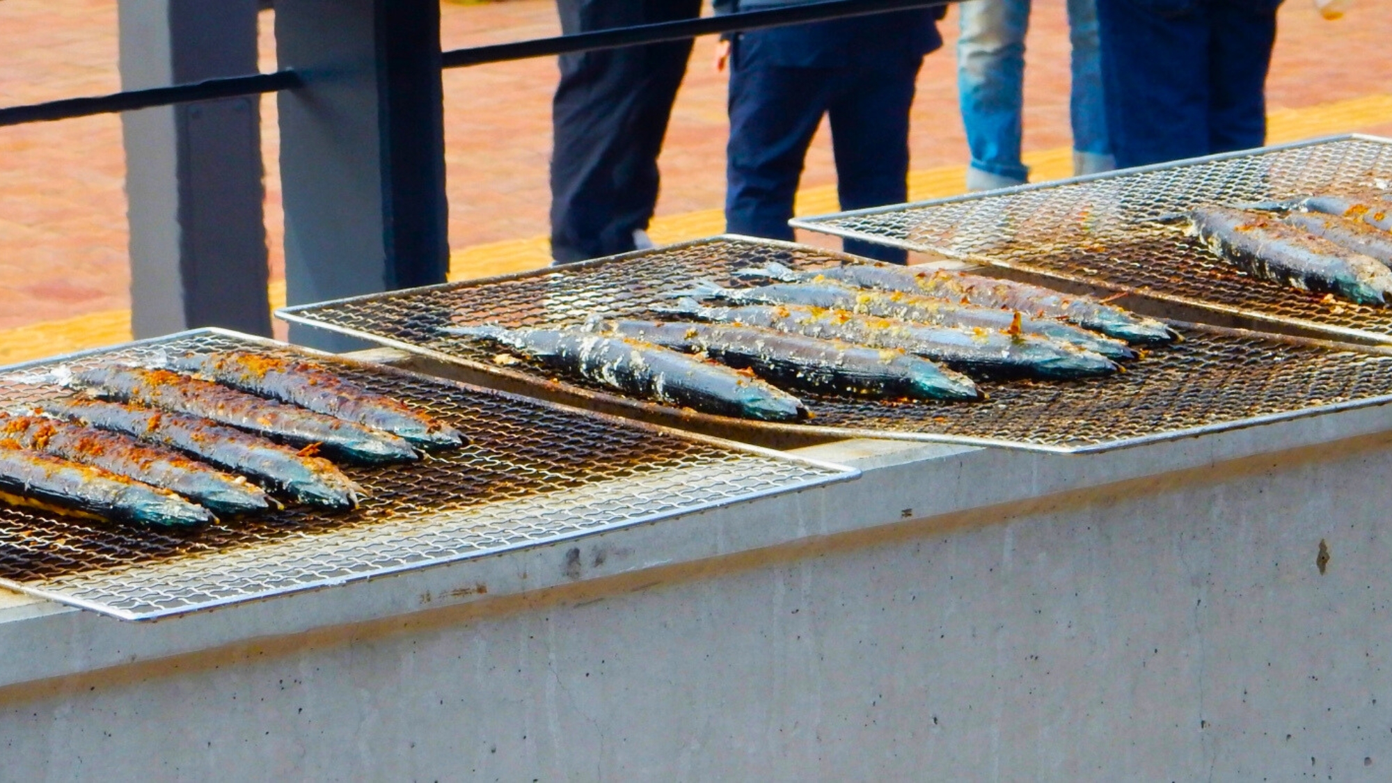 全国トップクラスのさんまの水揚げ量を誇る女川。旬のさんまは炭火焼でどうぞ！