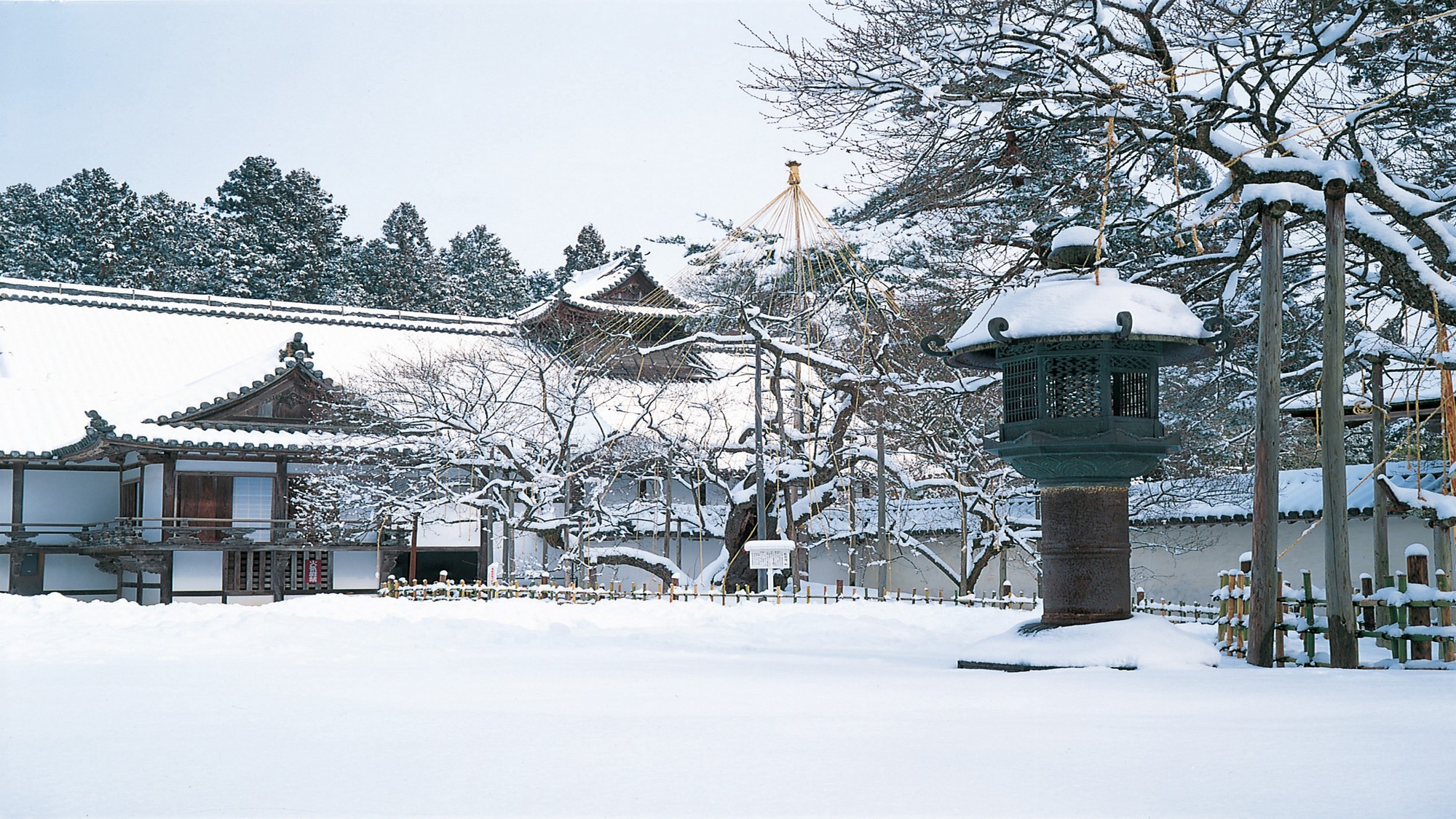 ☆【瑞巌寺（冬）】　随所に政宗の美意識を感じさせるつくりで、本堂と庫裡は国宝に指定されています。