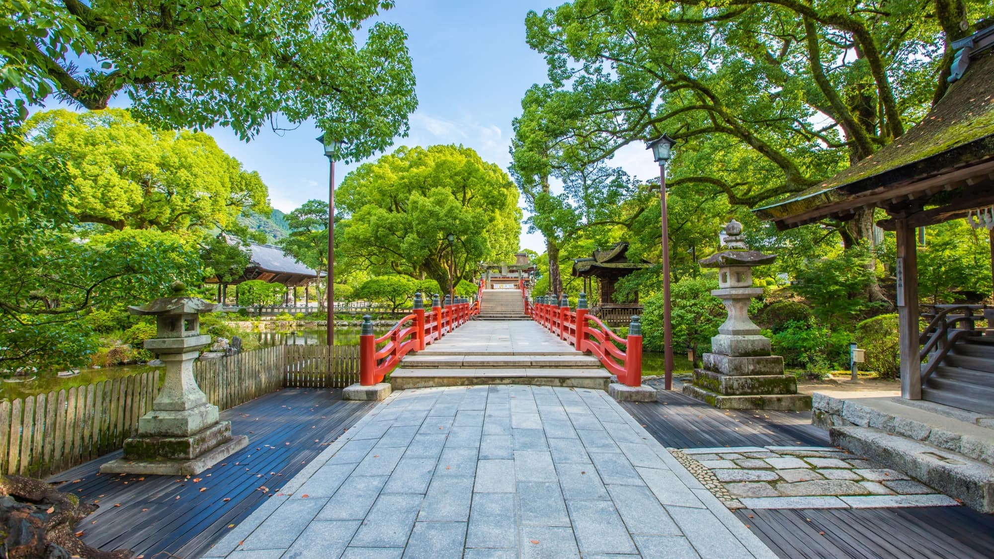 【太宰府天満宮】学問・文化芸術・厄除けの神様。全国天満宮の総本宮です。当館より車で30分。