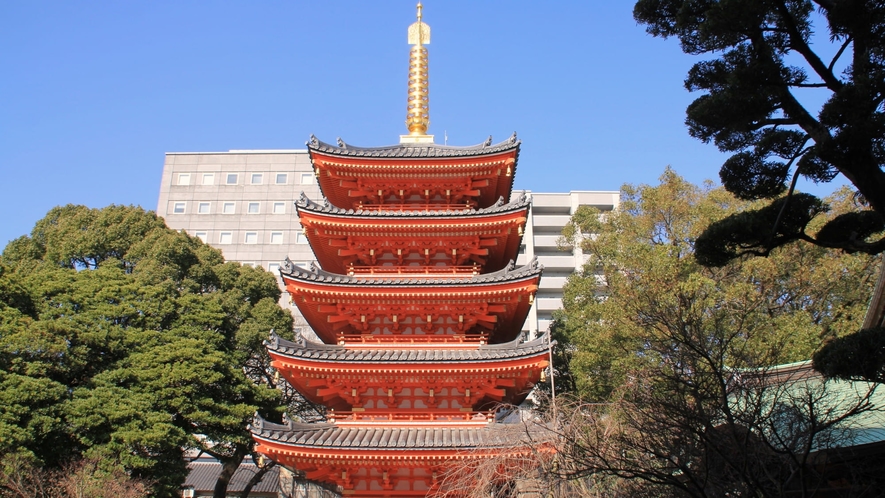 【東長寺】弘法大師創建の日本最古の密教寺院。当館より徒歩15分。